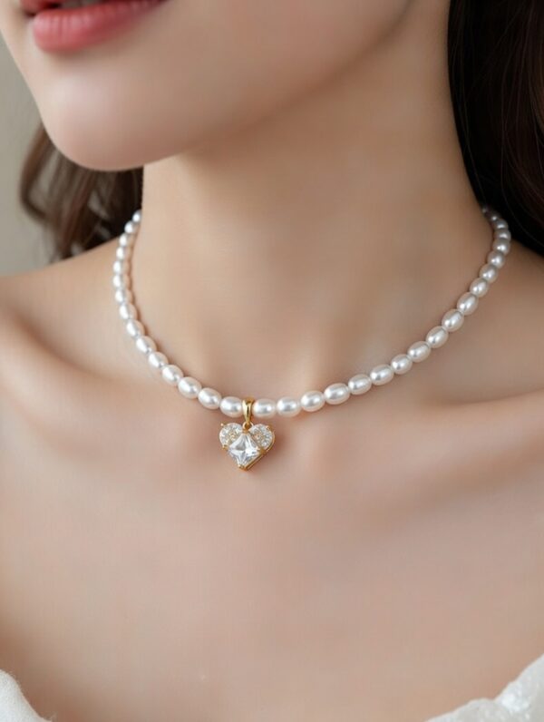 Heart pearl choker