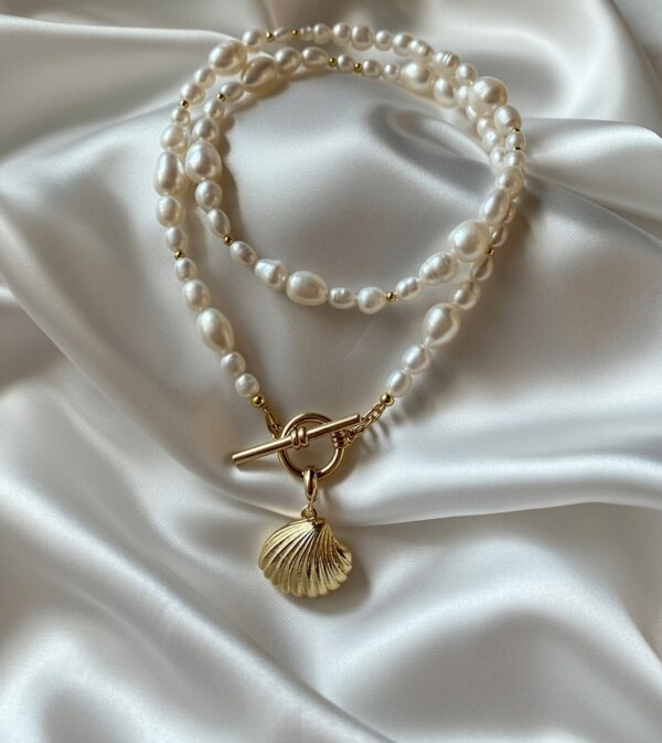 Nympha pearl necklace