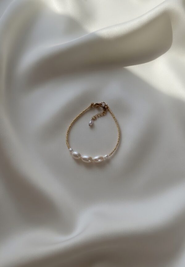 Dyadema gold pearl bracelet