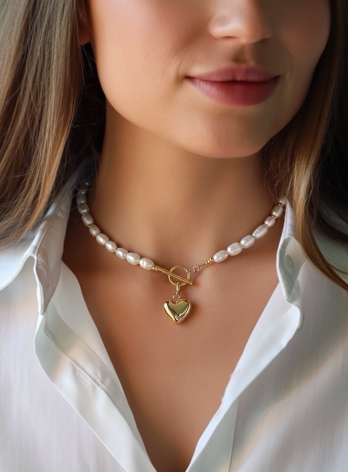 Aphrodite pearl choker