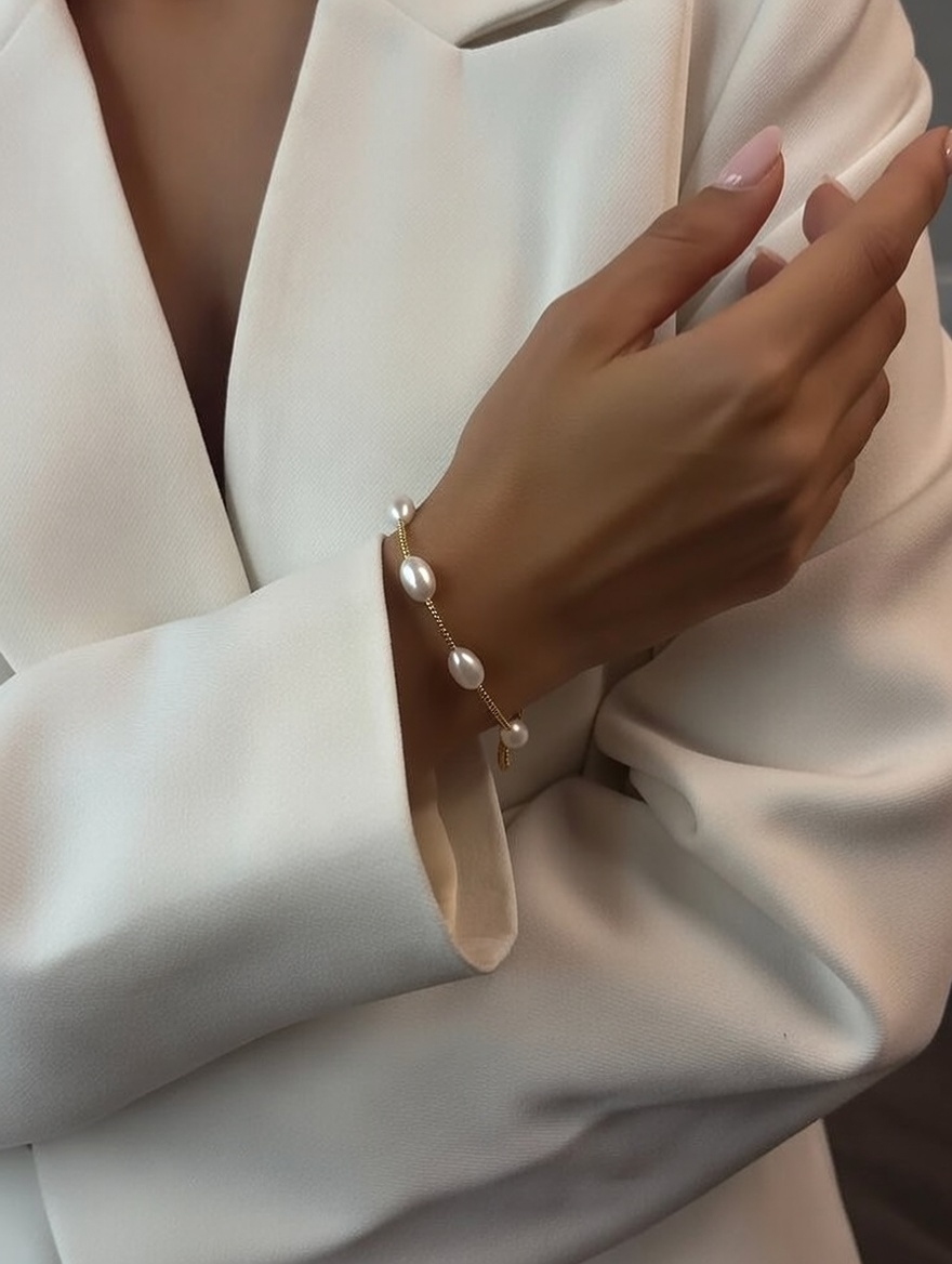 Harmony gold pearl bracelet - Image 4